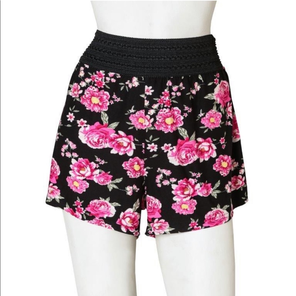 🅽🅴🆆 Bobbie Brooks Floral Shorts